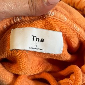 Aritzia TNA cropped hoodie